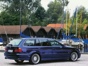1997 B10 Touring (E39)